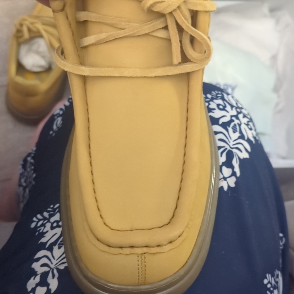 Burberry Men's Tan Leather Loafers with Blue Logo Brand New - Picture 7 of 16